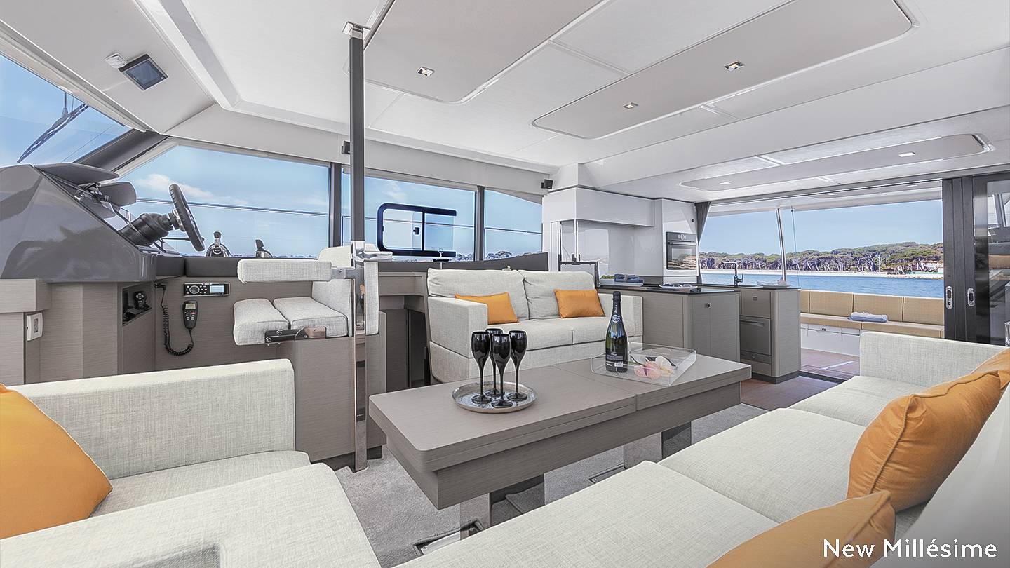 motor-catamaran-fountaine-pajot-boat-picture