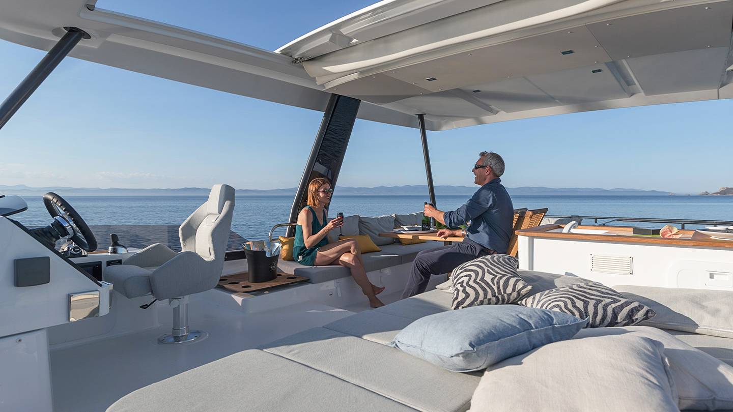 motor-catamaran-fountaine-pajot-boat-picture