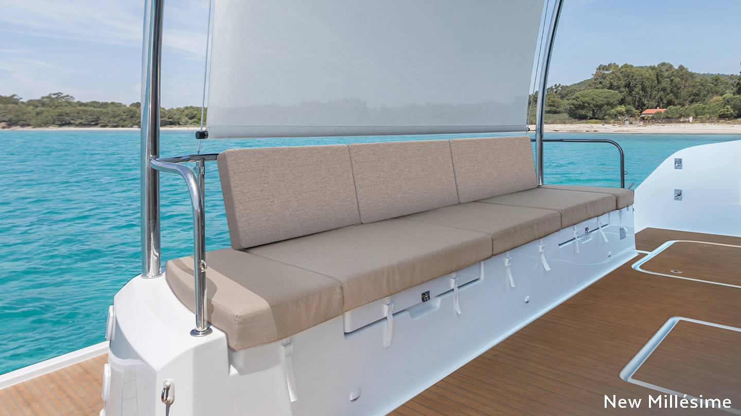 motor-catamaran-fountaine-pajot-boat-picture