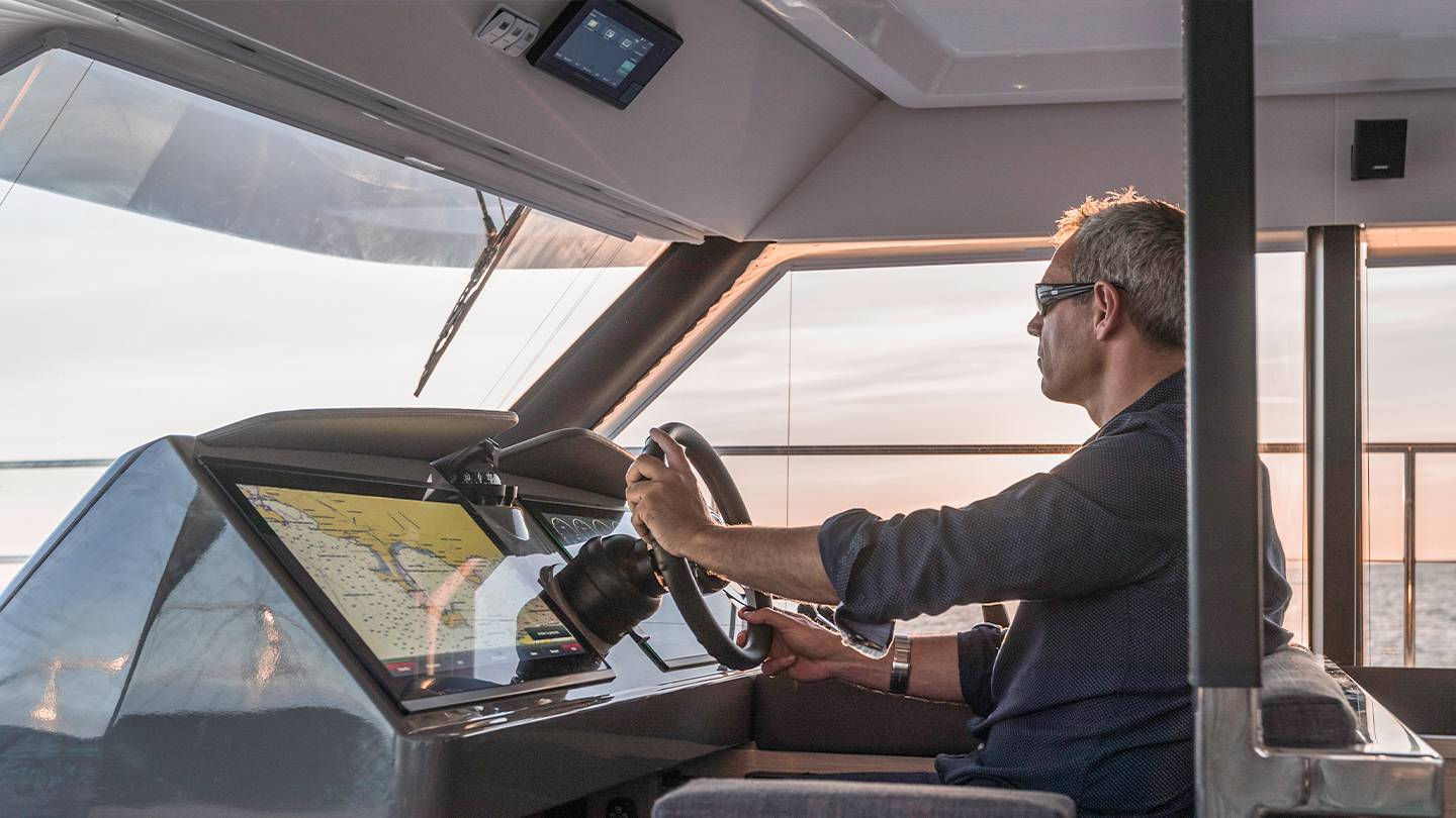 motor-catamaran-fountaine-pajot-boat-picture