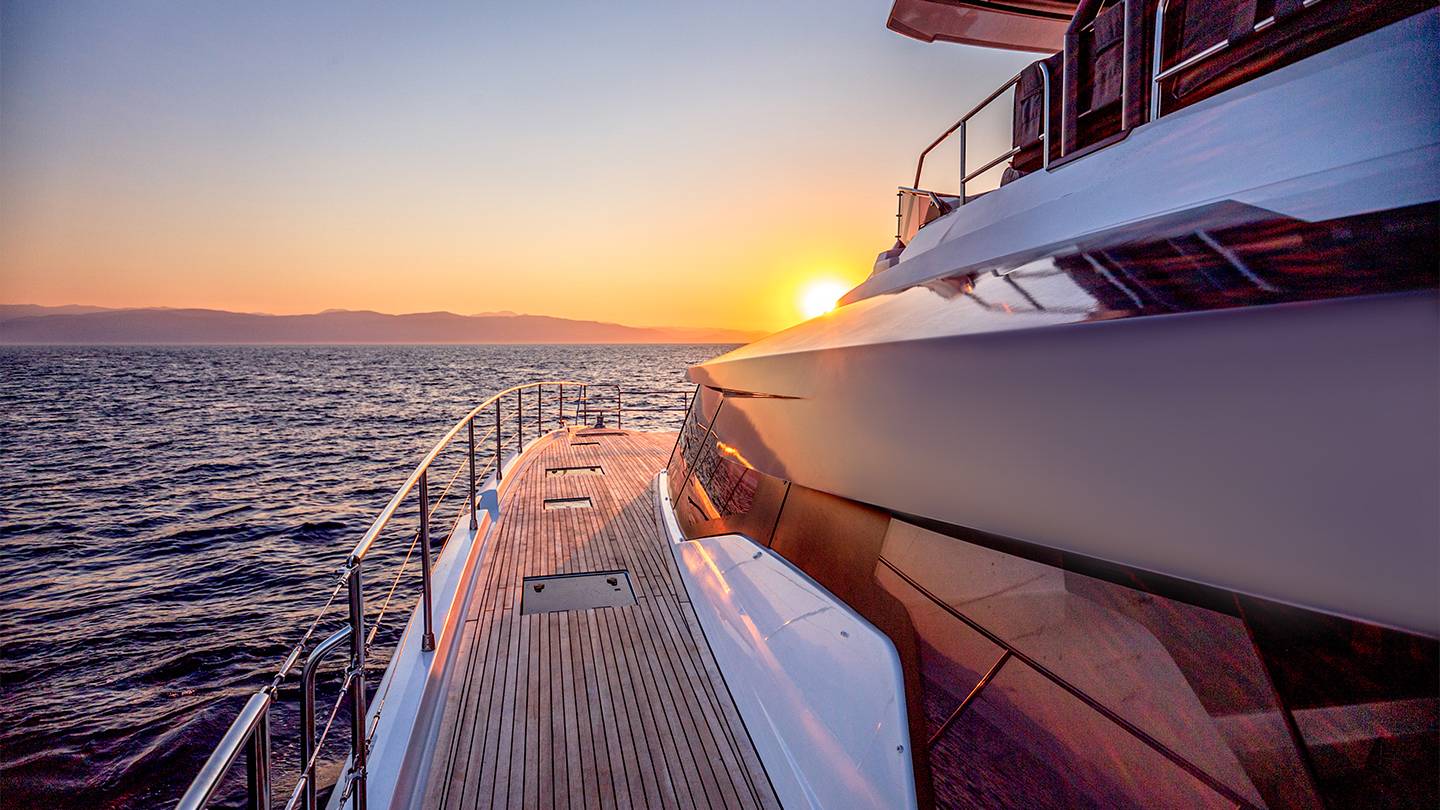 luxury-power-catamaran-for-sale-by-fountaine-pajot-Power-67