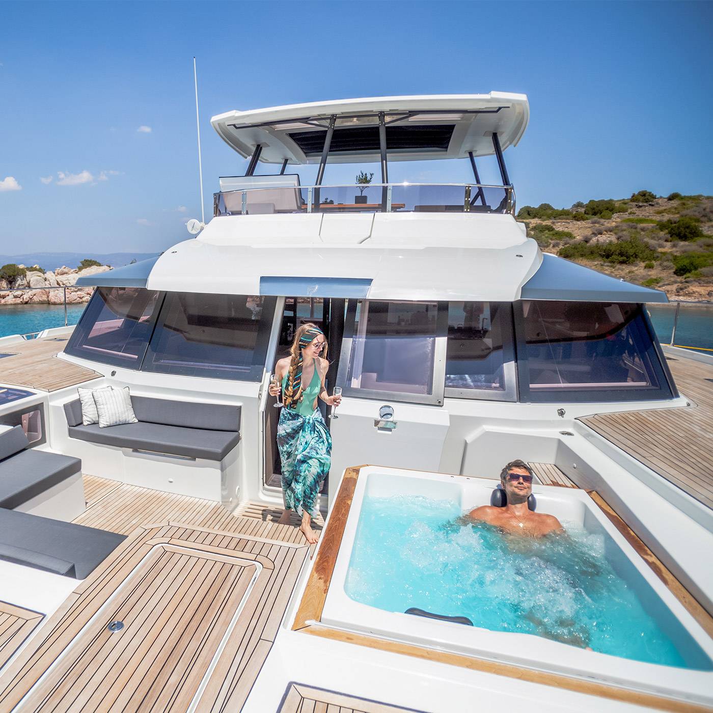 palm-beach-boat-show-USA-Visit-the-Power-67-luxury-yacht