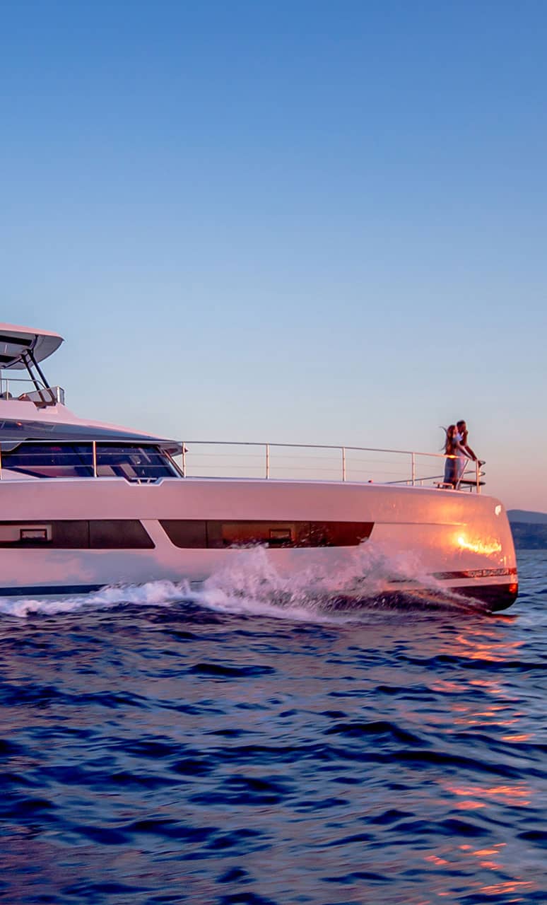 salon-nautique-de-venise-catamarans-a-moteur-fountaine-pajot