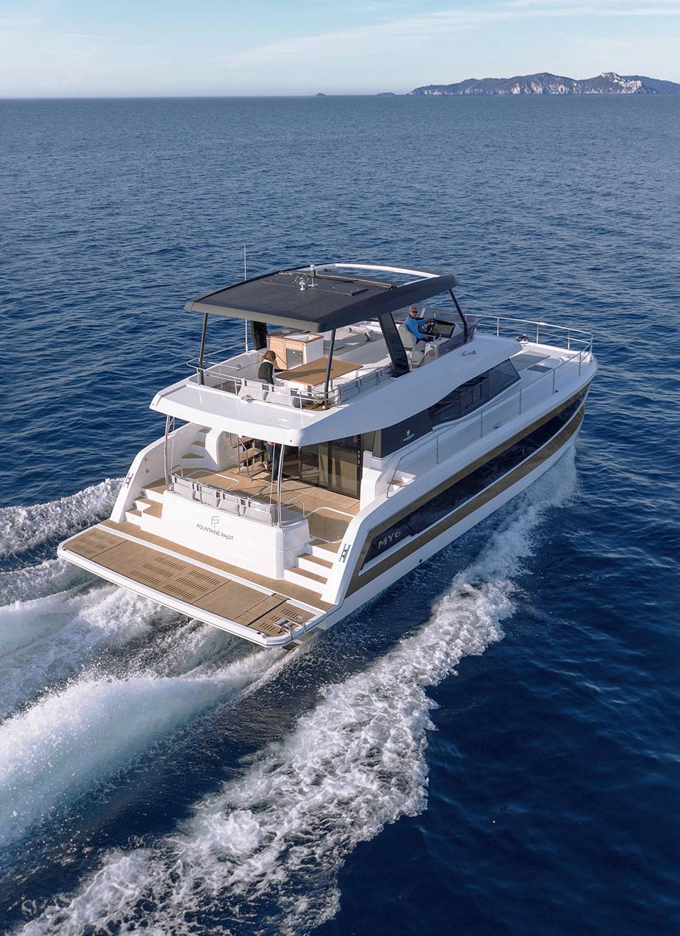 Flybridge-motoryacht–MY6-Fountaine-pajot