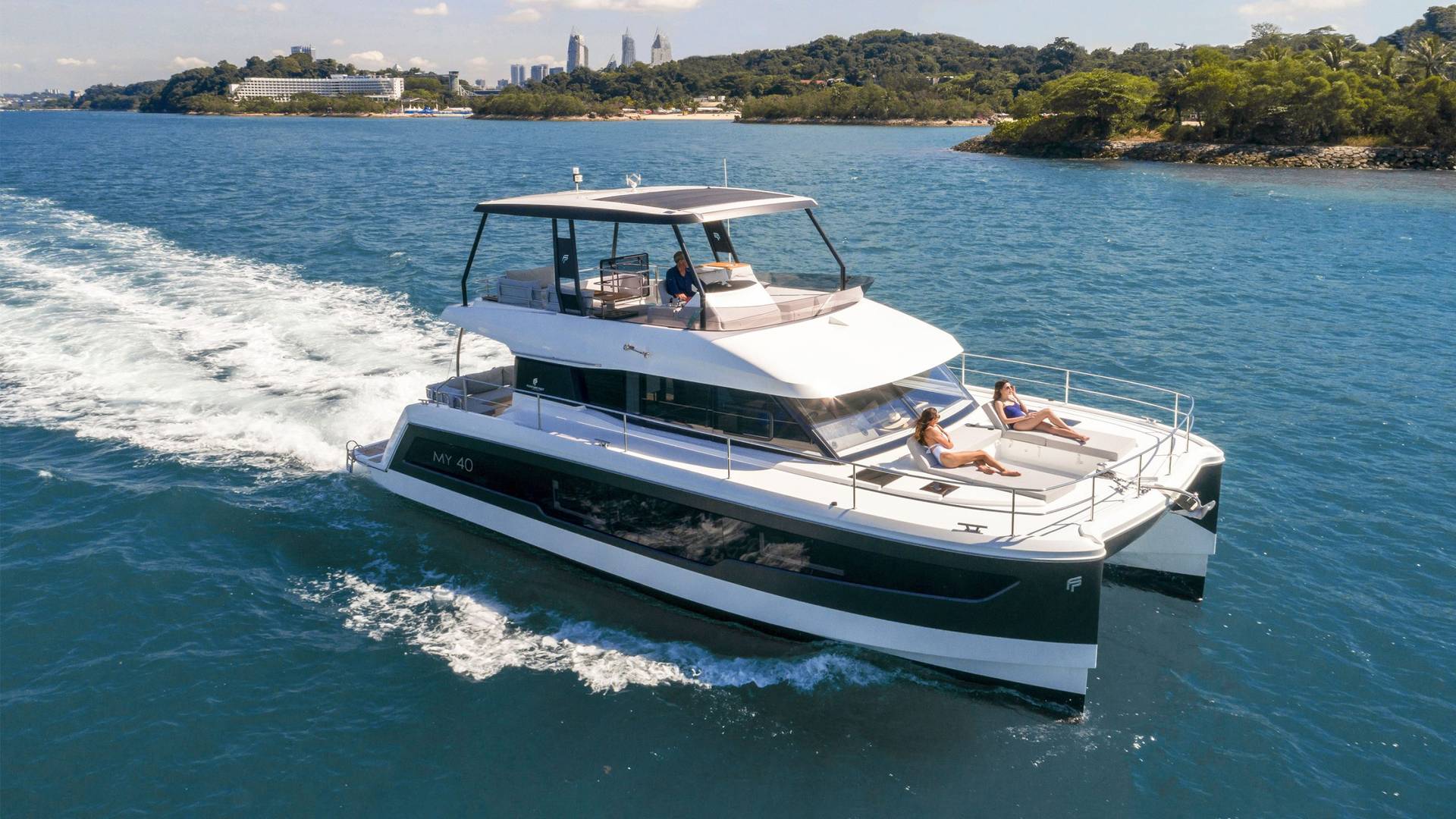 Motor-yacht-for-sale-MY5-fountaine-pajot