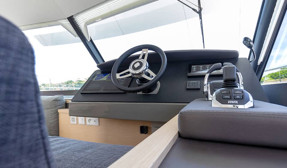 power-boats-for-sale-fountaine-pajot-cruising-yacht-expertise