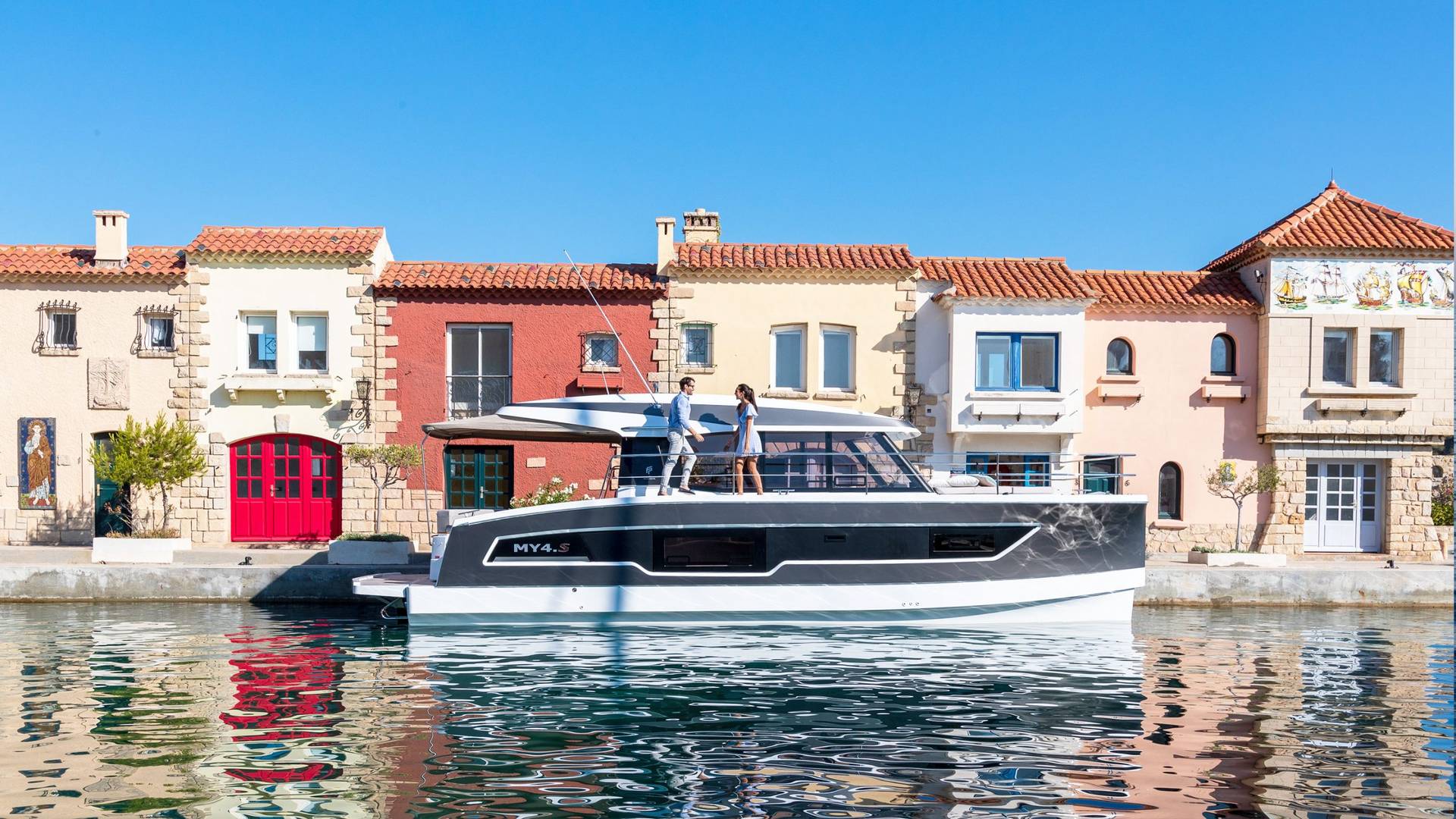 power-catamarans-design-Fountaine-Pajot-Shipyard