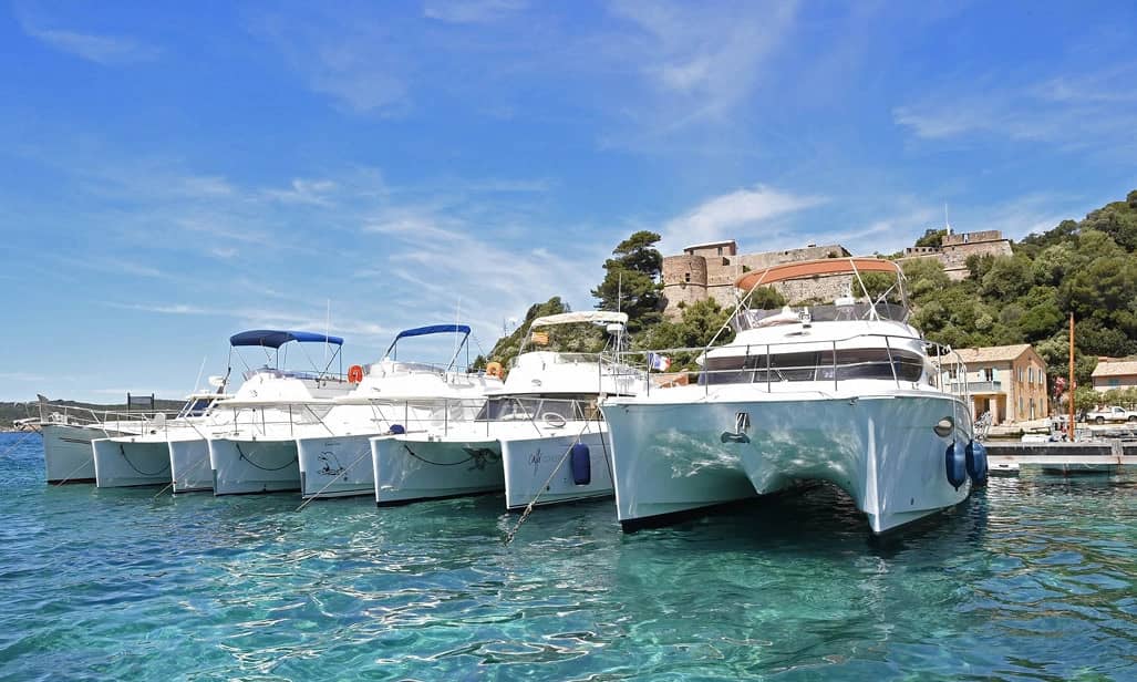 croisière-bateau-a-moteur-french-riviera-Fountaine-pajot