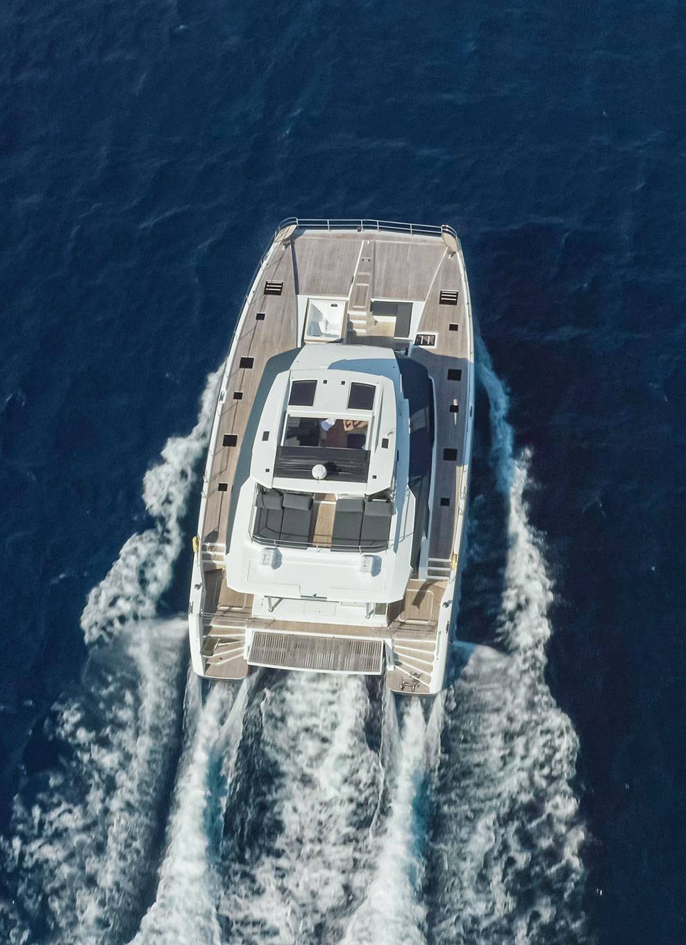 catamaran-yacht-fountaine-pajot-power-catamaran-67