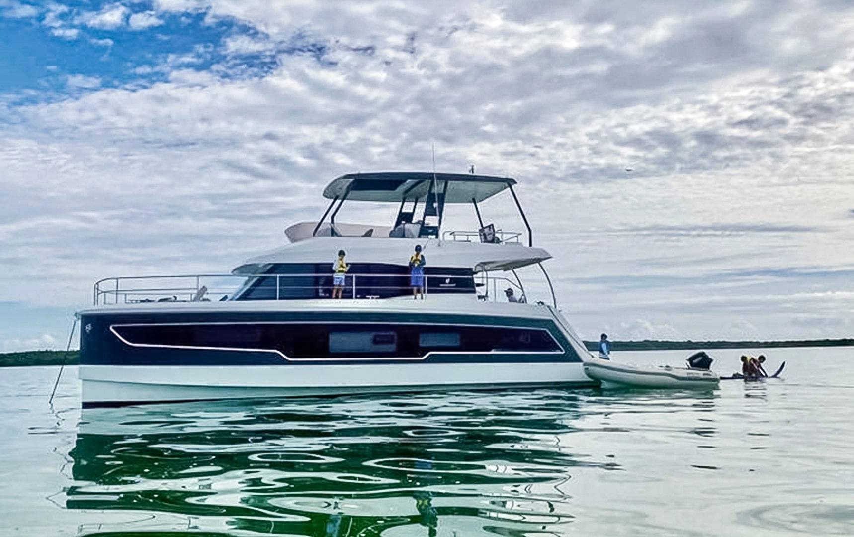 motor-yact-fountaine-pajot-testimony-boat-owner