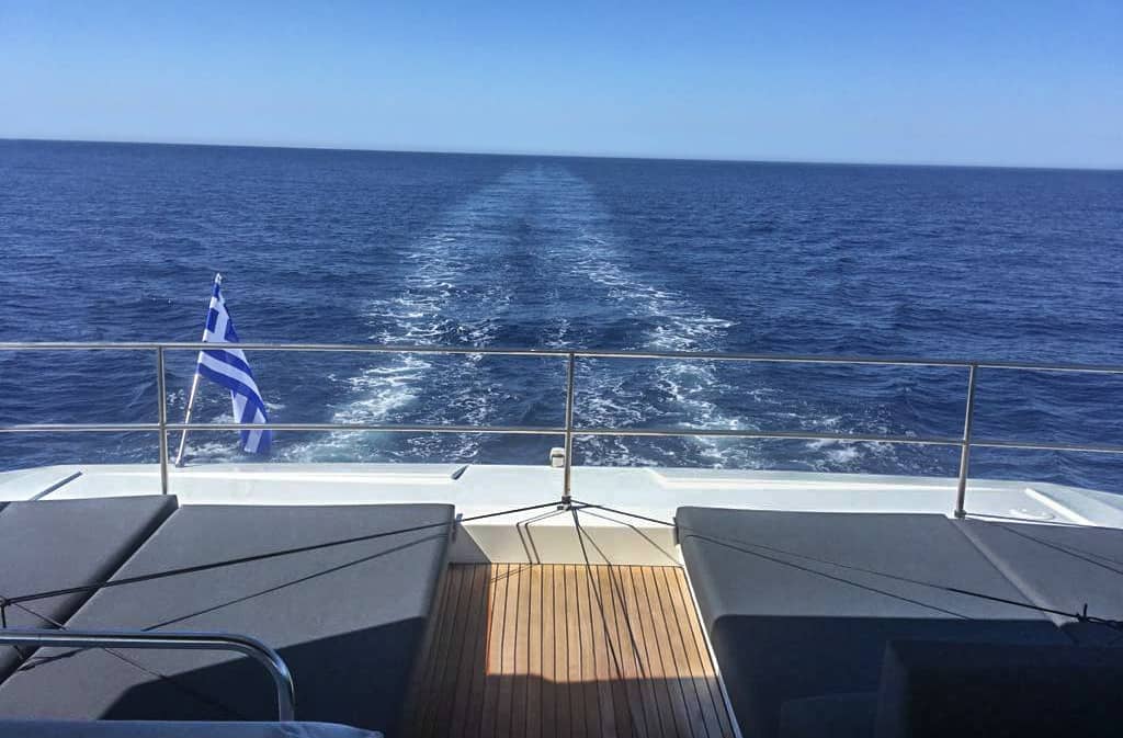 luxury-motor-catamaran-Power-67-Fountaine-Pajot-Testimony