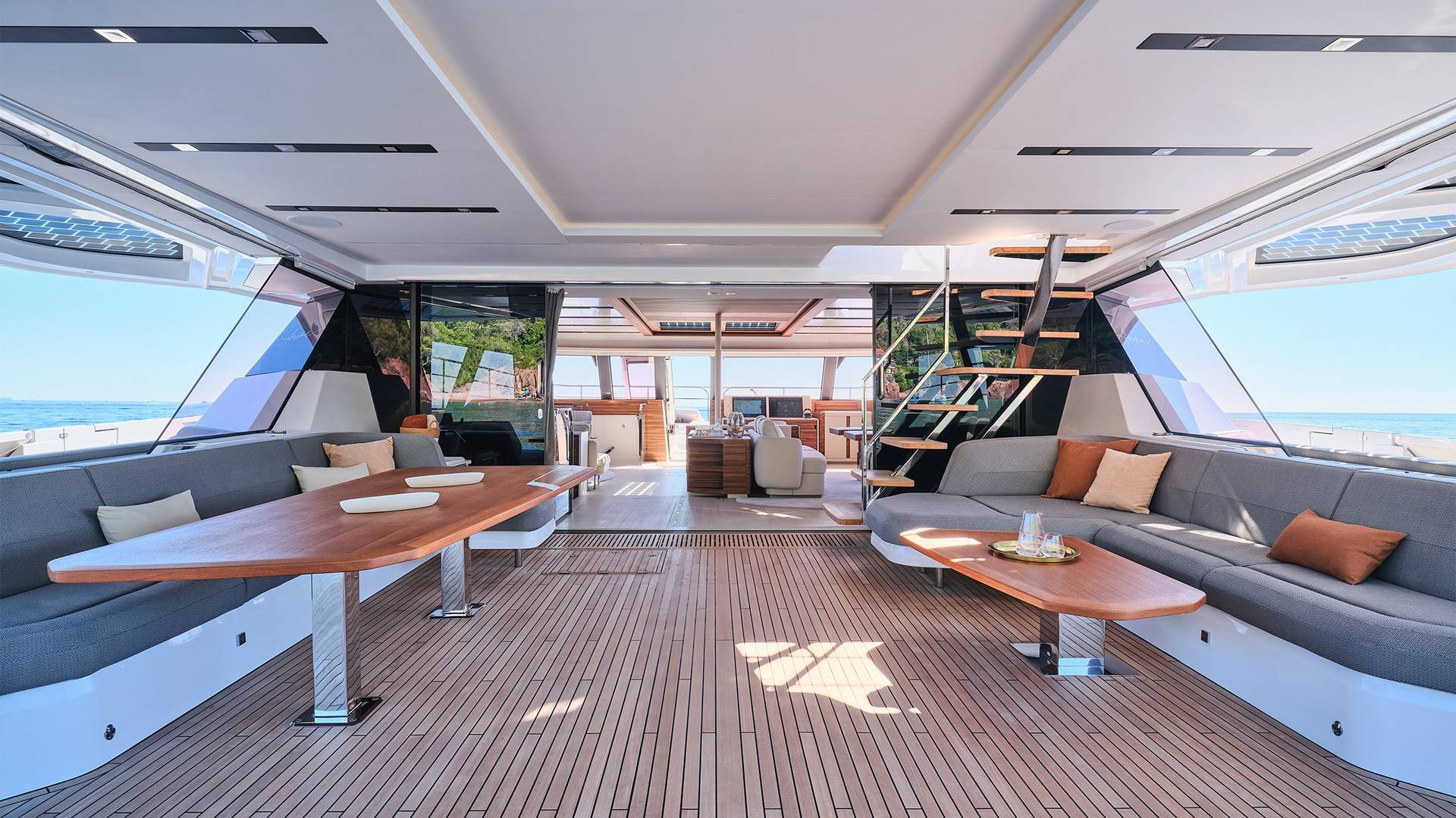 Fountaine-Pajot-Yachts-80-feet-Luxury-Yachts-01