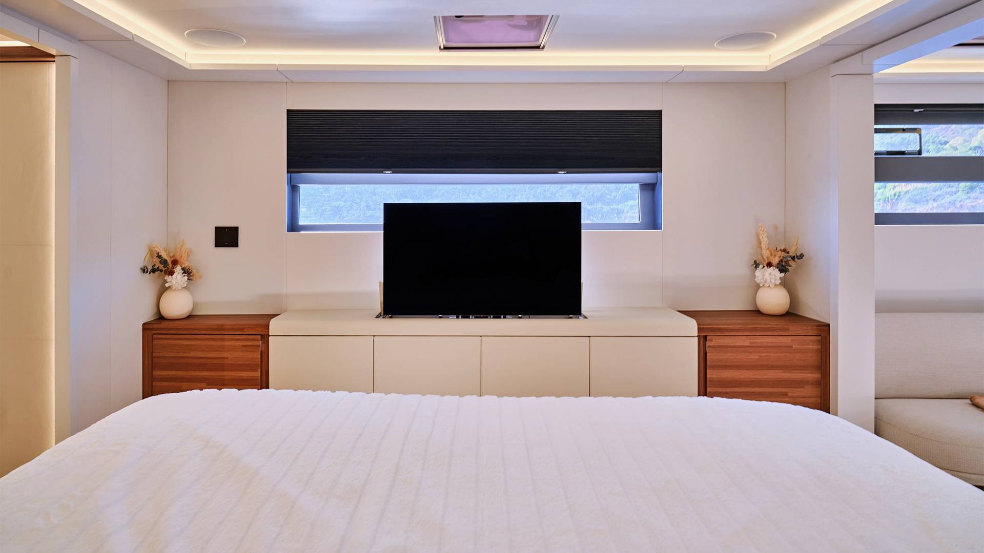 Fountaine-Pajot-Yachts-80-feet-Luxury-Yachts-23