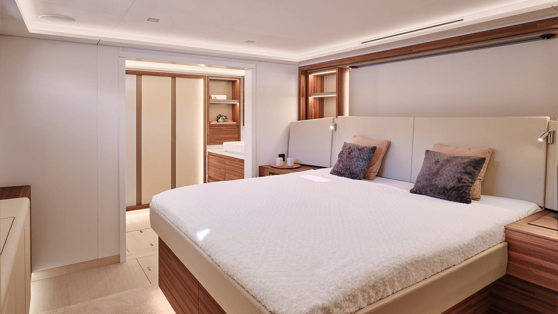 Fountaine-Pajot-Yachts-80-feet-Luxury-Yachts-30