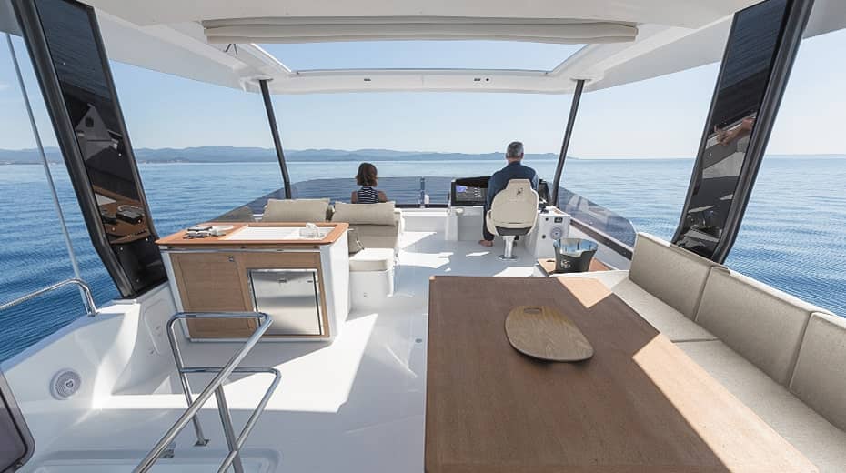 fountaine-pajot-motor-yachts-catamaran-my6-flybridge