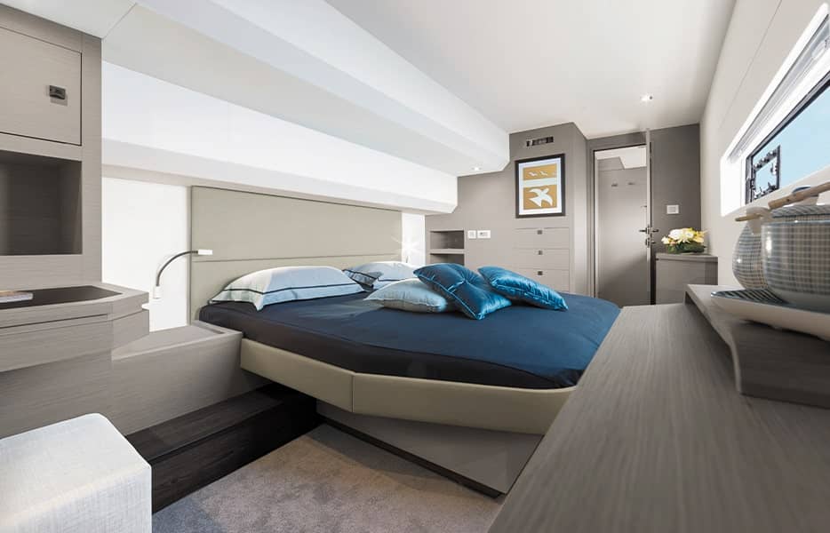 fountaine-pajot-motor-yachts-catamaran-my6-owners-cabin
