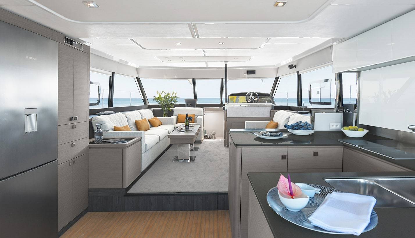 fountaine-pajot-motor-yachts-catamaran-my6-saloon