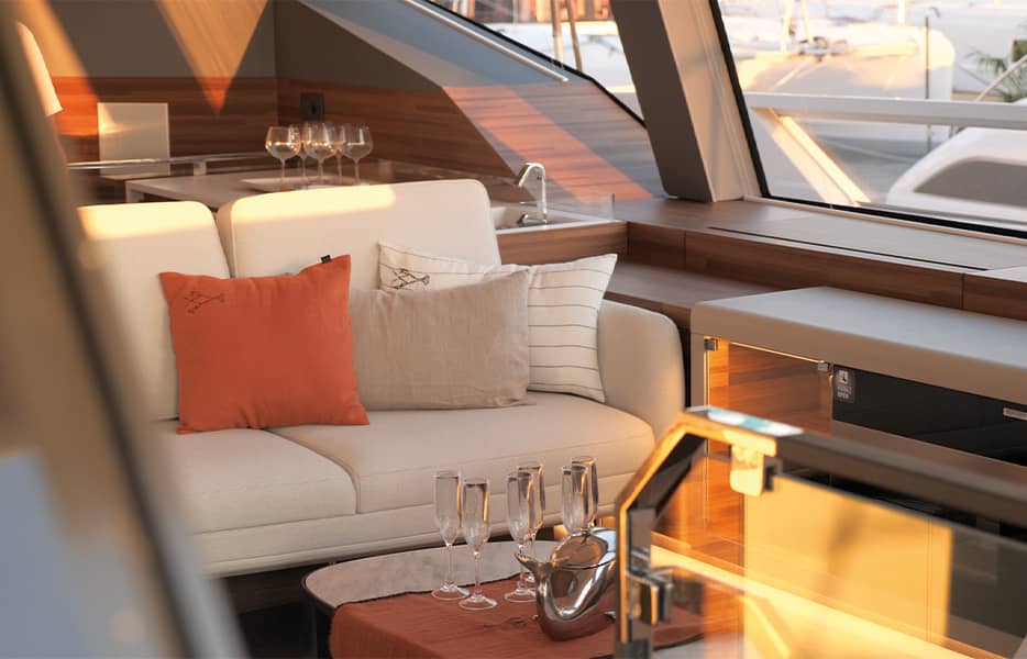 THIRA-80-Fountaine-Pajot-Super-Yacht-Cannes-Yachting-Festival-Carré