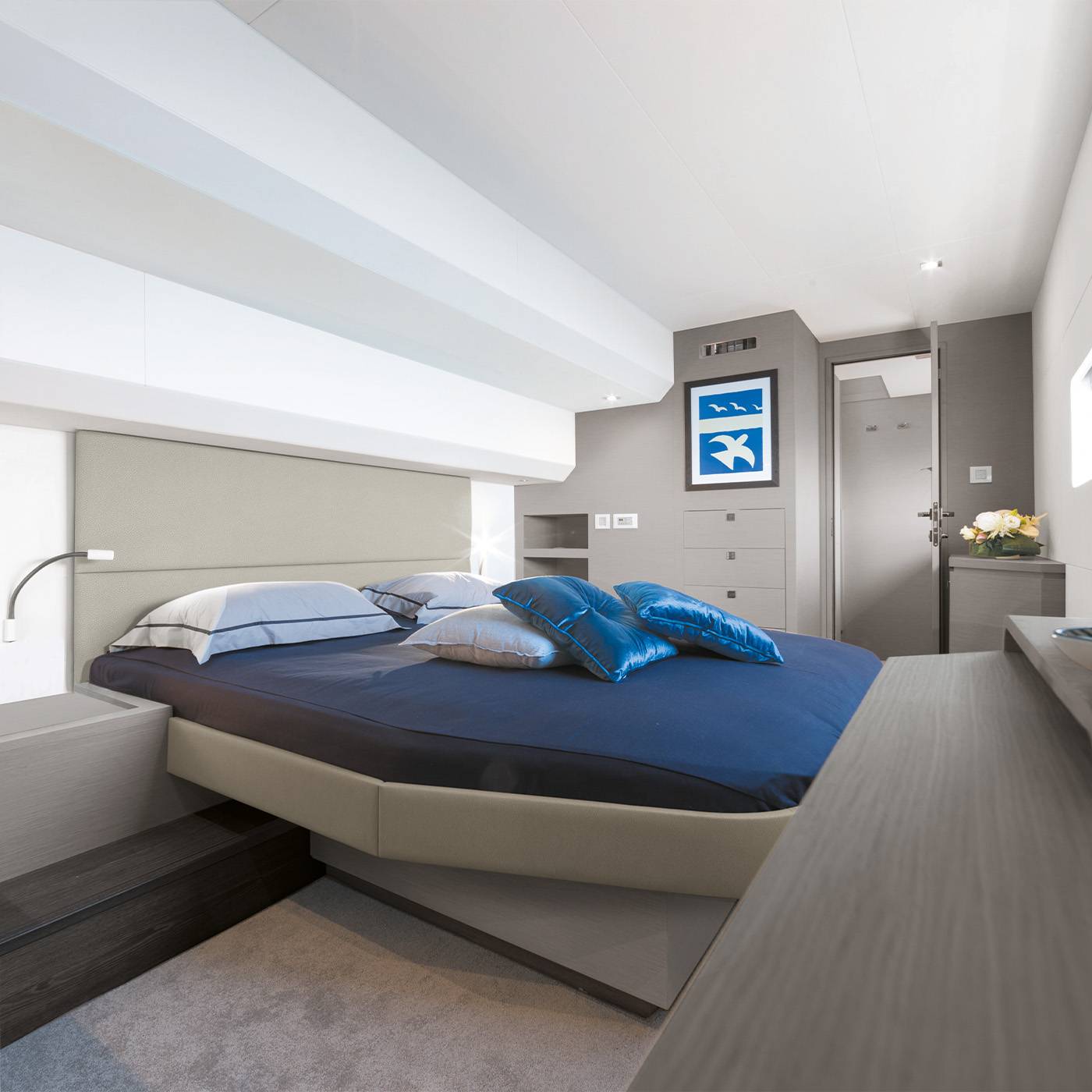 Cabine-propriétaire-MY6-Fountaine-Pajot-Motor-Yacht