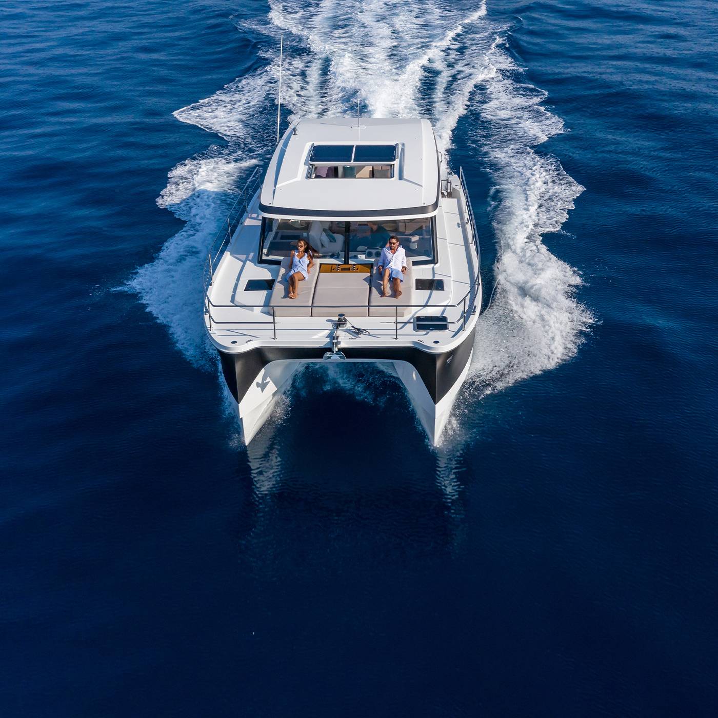fountaine-pajot-motor-yachts-MY4S-navigation-lifestyle