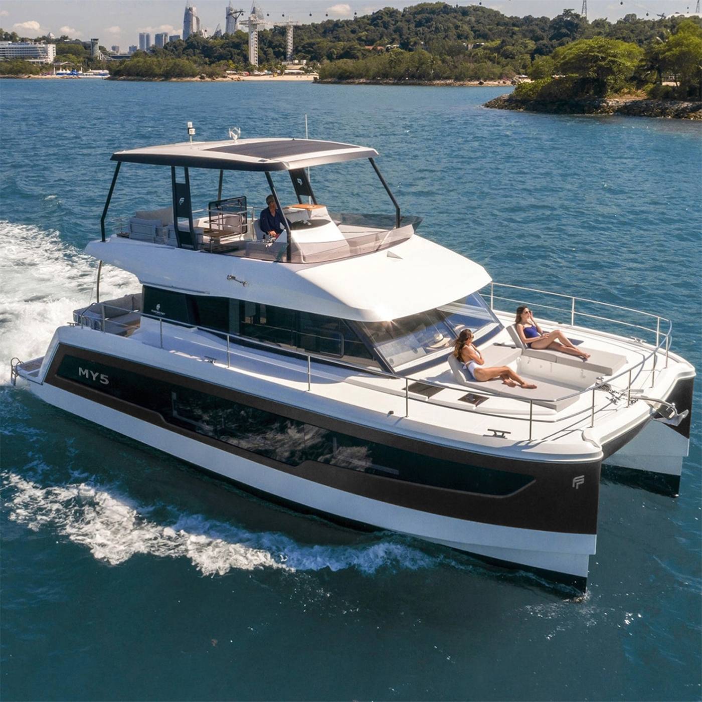 MY5-Fountaine-Pajot-Motor-Yachts-News