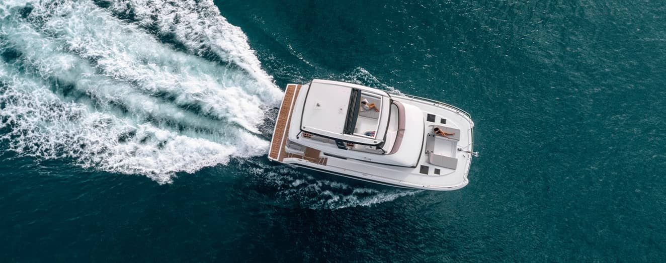 MY5-Fountaine-Pajot-Motor-Yachts-flybridge-News