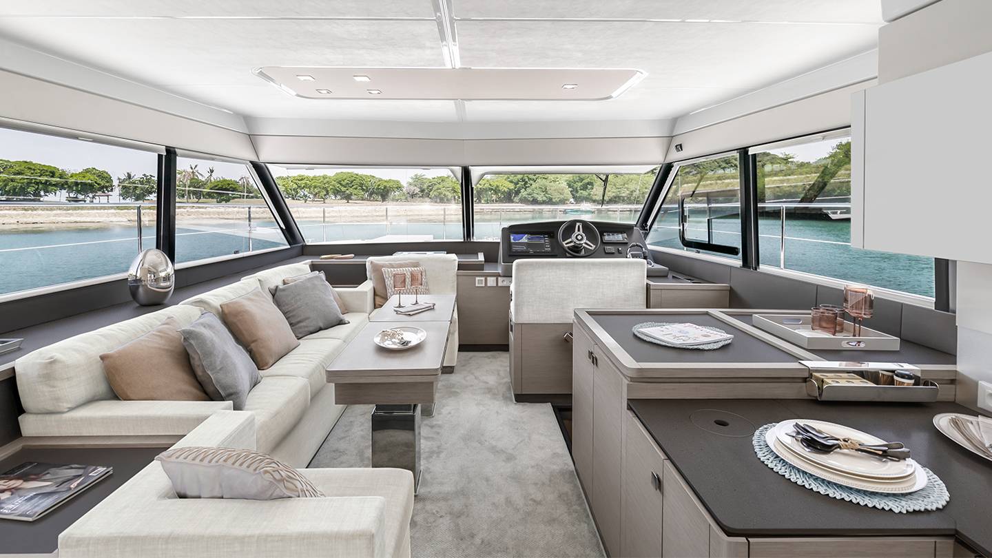 MY5-Fountaine-Pajot-Motor-Yachts-Carré