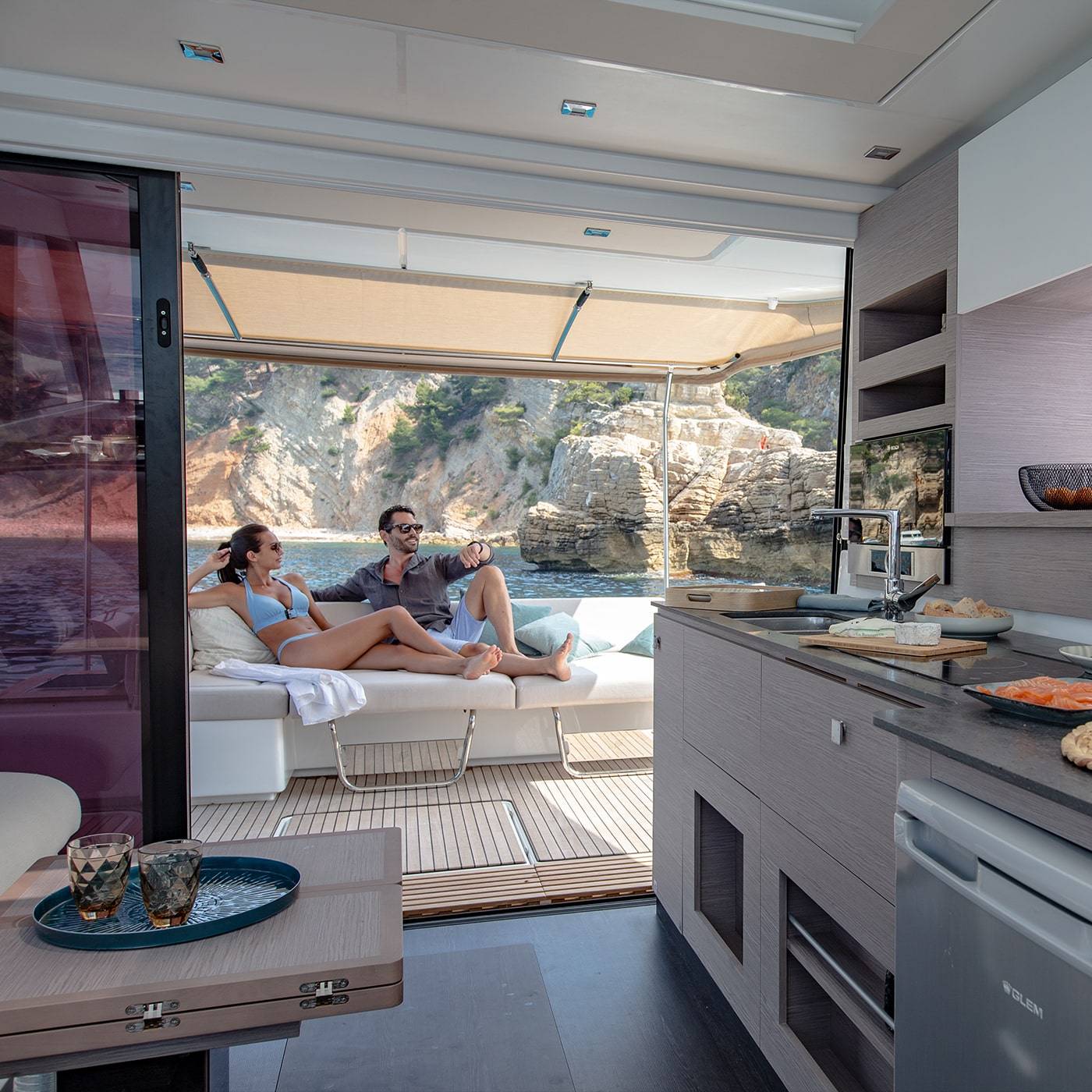 MY4.S-Fountaine-Pajot-Motor-Yachts-Grand-Pavois-La-Rochelle-intérieur-2024