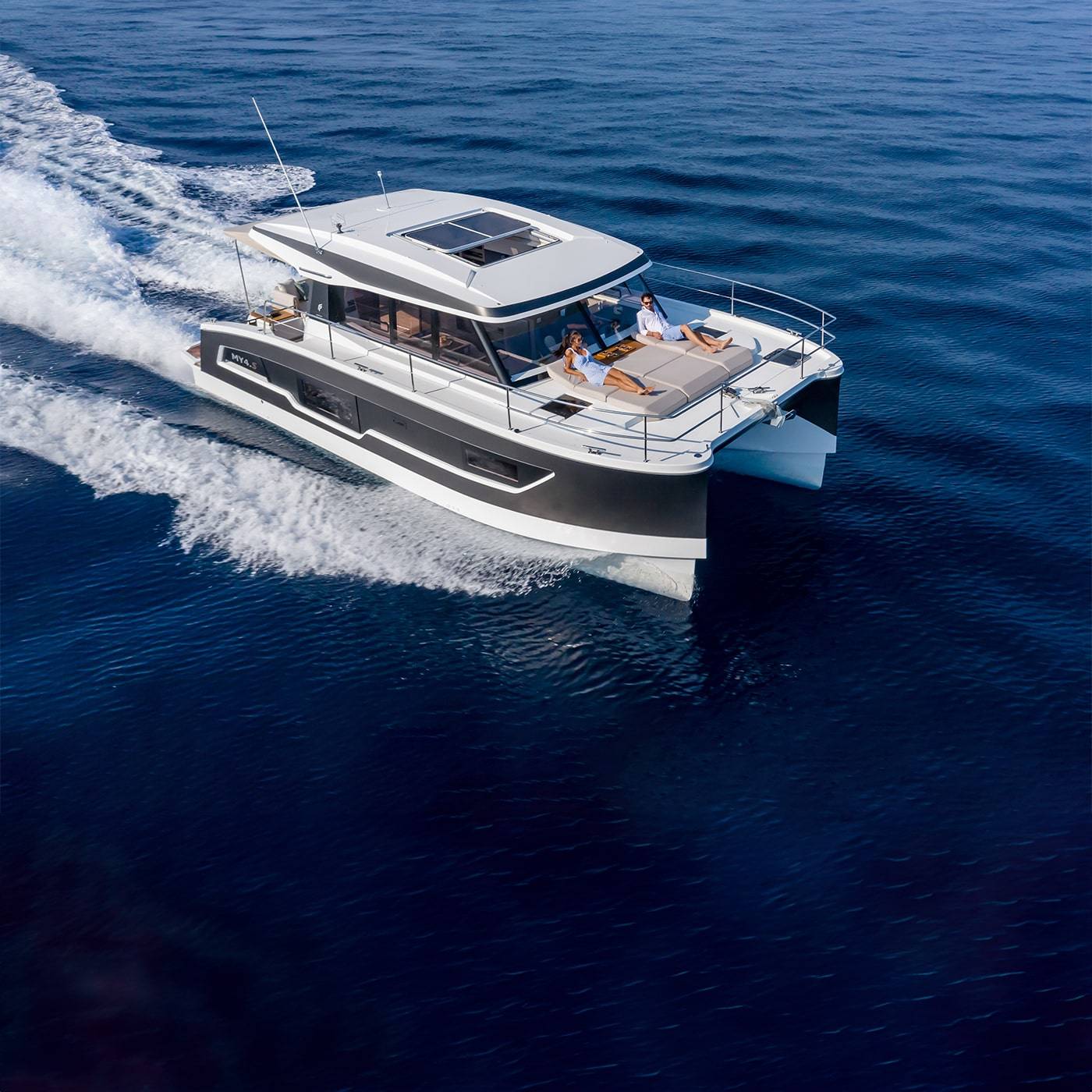 MY4.S-Fountaine-Pajot-Motor-Yachts-La-Rochelle-Grand-Pavois-2024