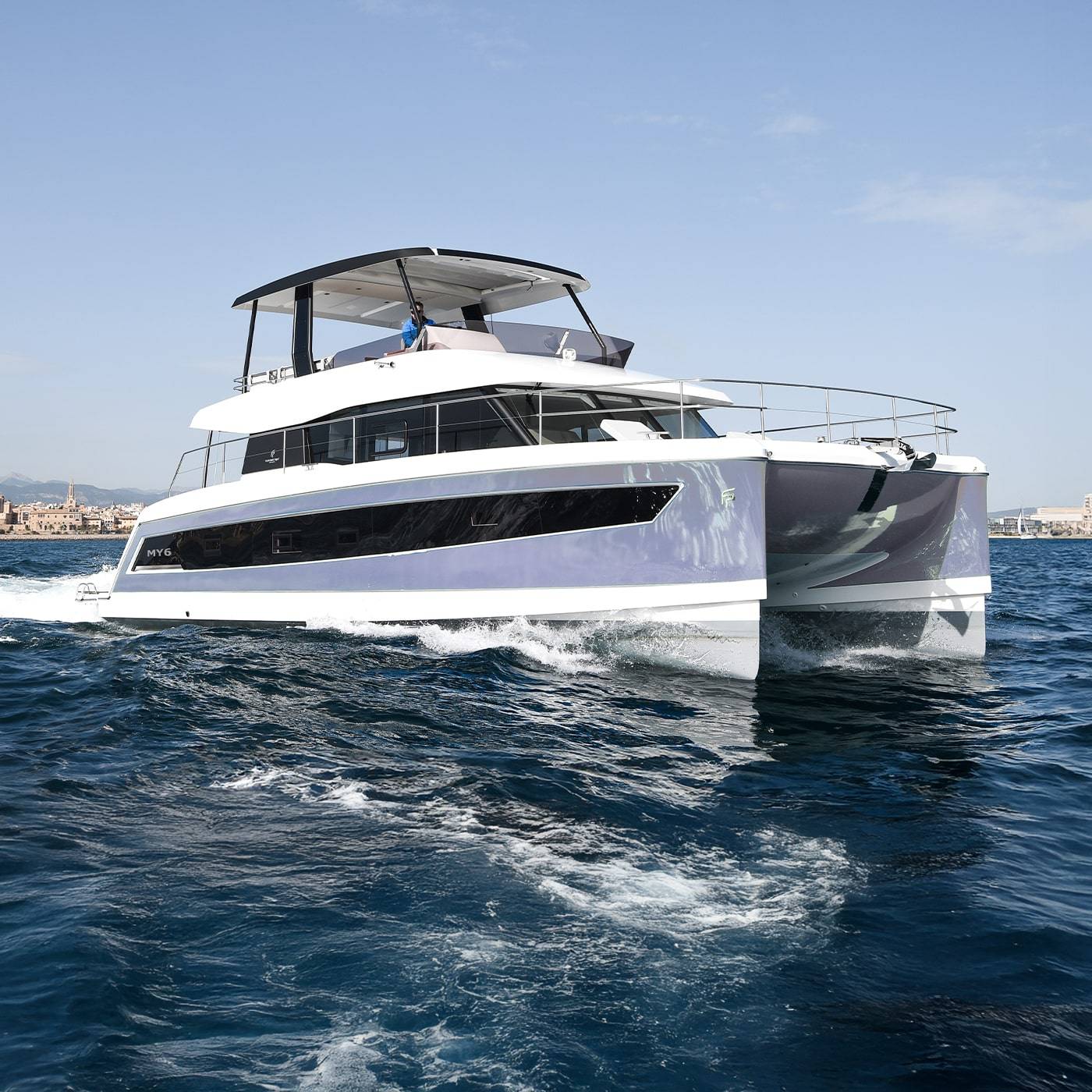 MY6-flybridge-miami-fountaine-pajot-motor-yachts