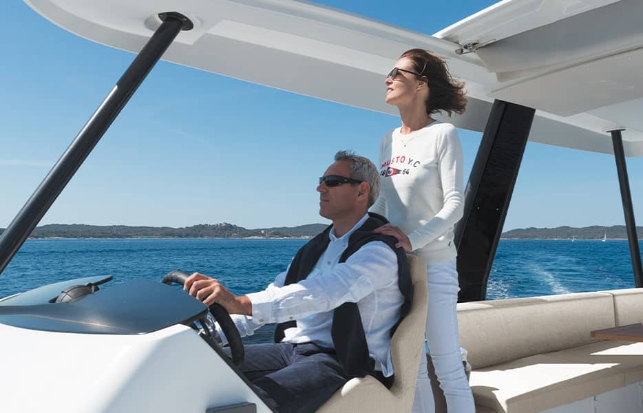 Miami-International-Boat-Show-MY6-Fountaine-Pajot-Motor-Yachts-flybridge