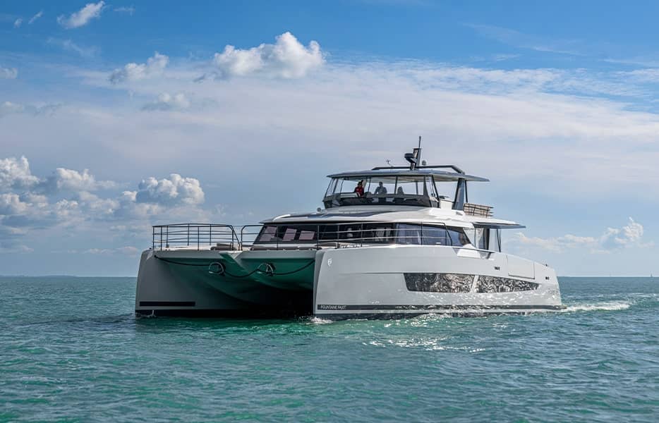 Power-80-Power-Catamaran-Luxury-Fountaine-Pajot-Motor-Yachts-croisière-new