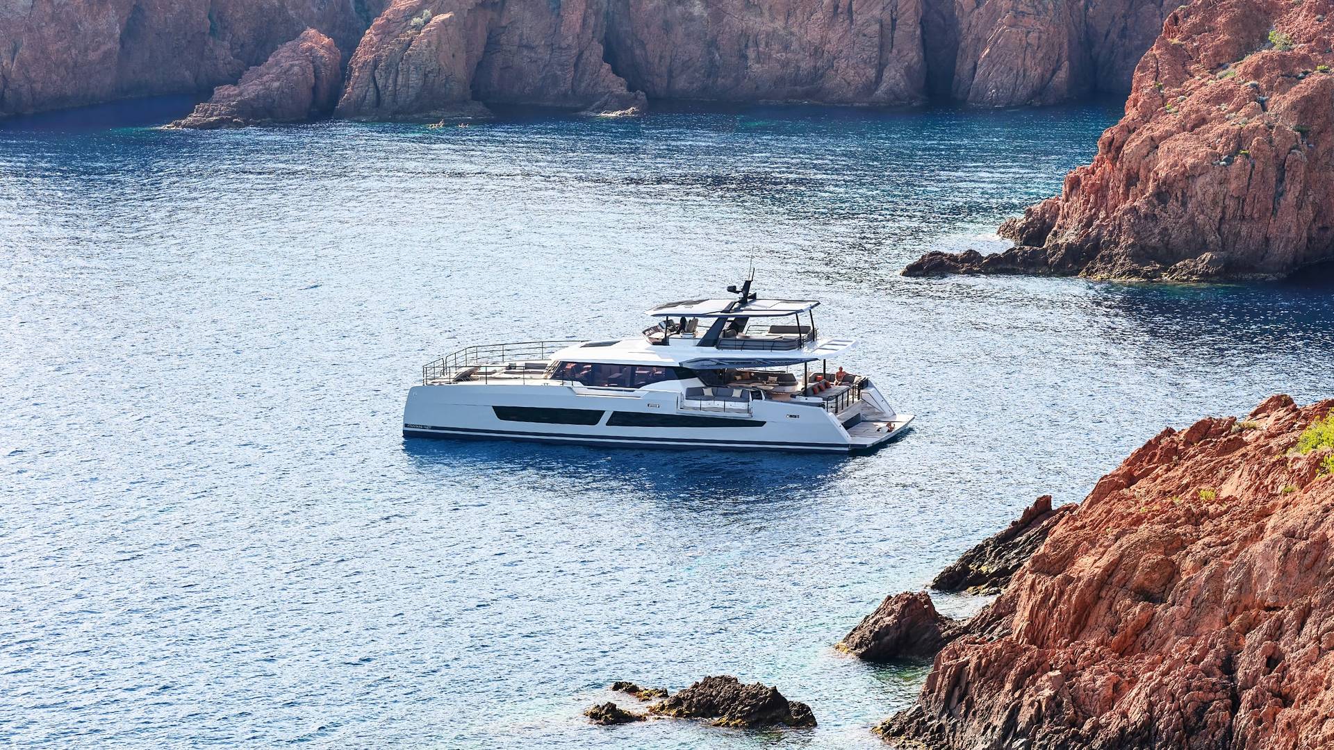 Fountaine-Pajot-Yachts-80-feet-Luxury-Catamaran-09