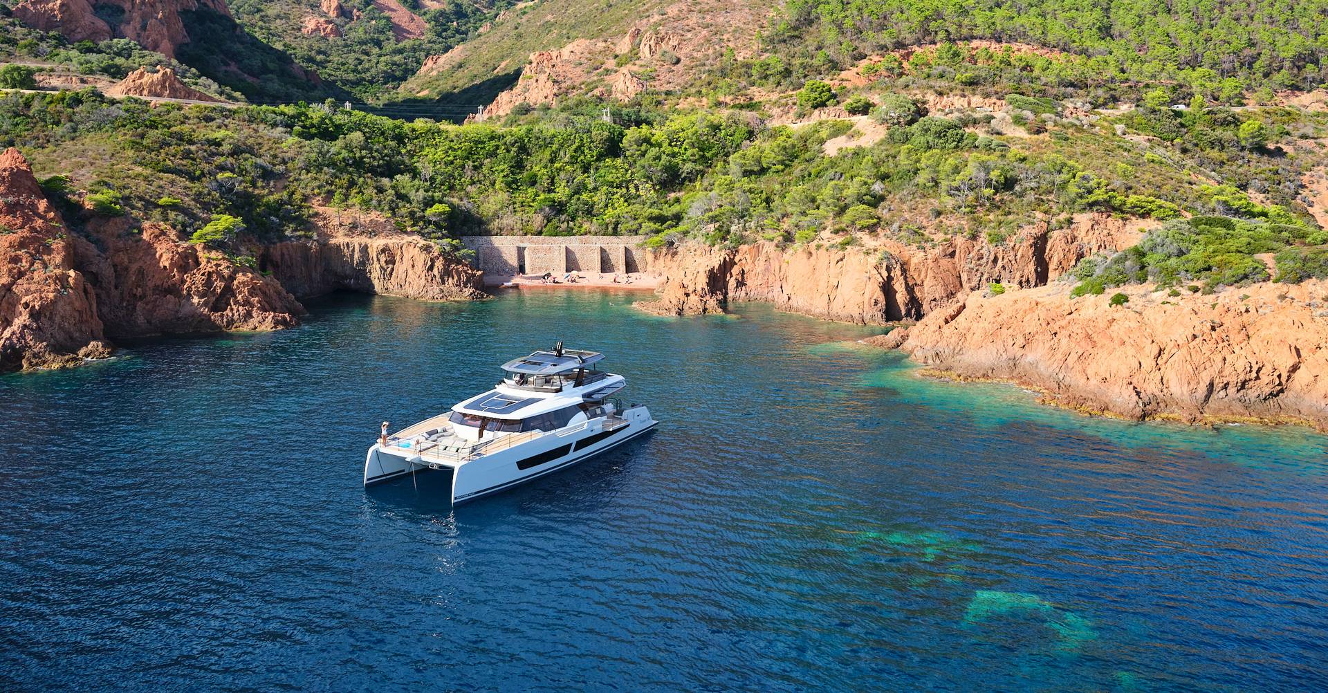 Fountaine-Pajot-Yachts_Power-80-06