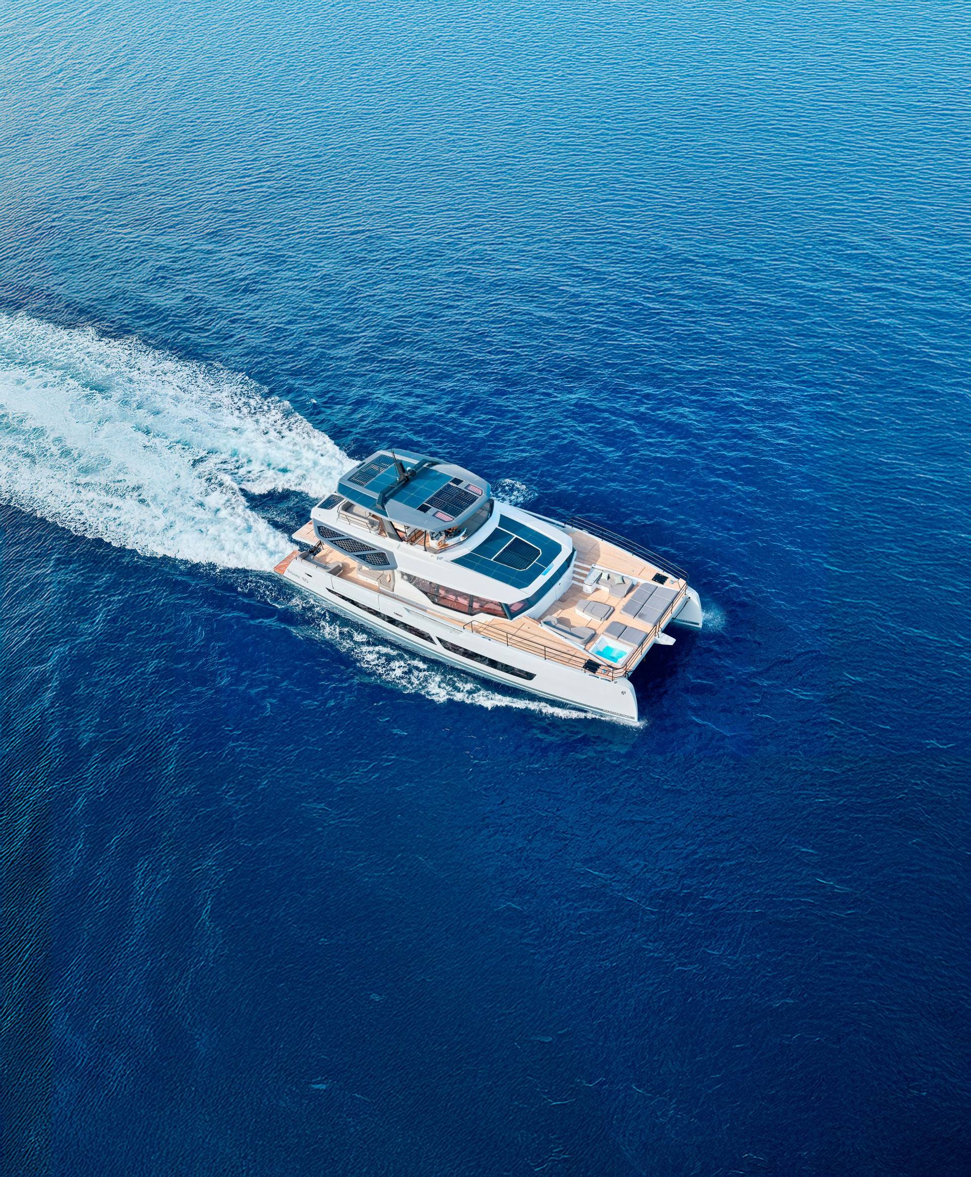 Fountaine-Pajot-Yachts_Power-80-08-1-L