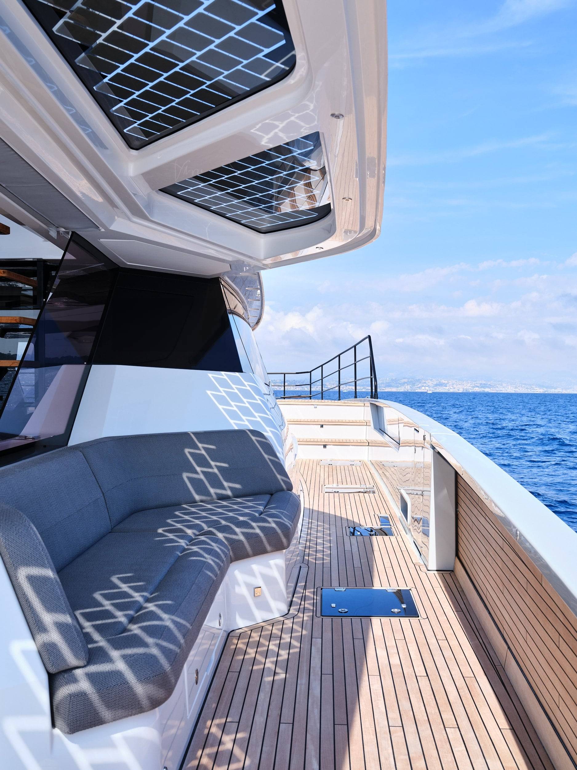 Fountaine-Pajot-Yachts_Power-80-18