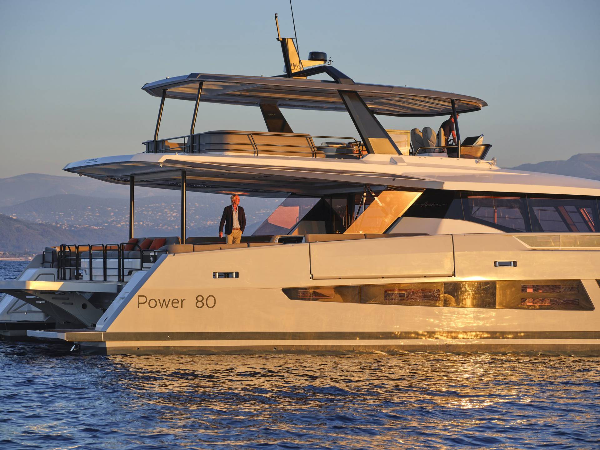 Fountaine-Pajot-Yachts_Power-80-28